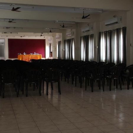 ארודה Hotel Balaji Residency מראה חיצוני תמונה