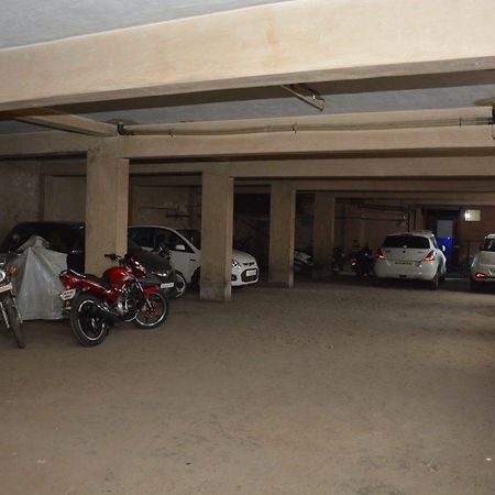 ארודה Hotel Balaji Residency מראה חיצוני תמונה